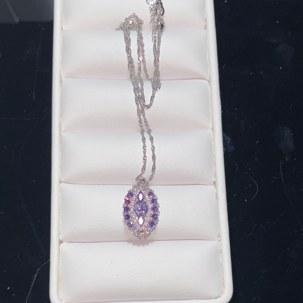 Elegant Silver and Purple Pendant Necklace